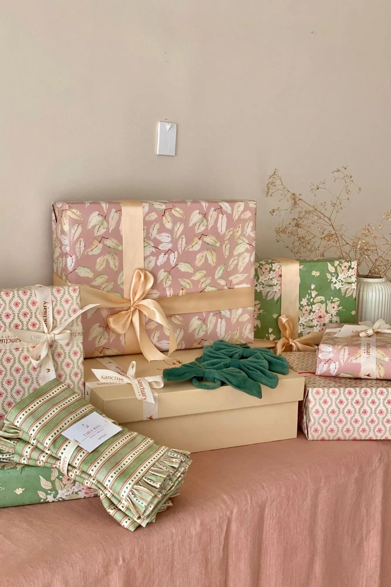 Meadow Fern Gift Set-Mats, Napkins & Napkin Rings SanctuaryLiving