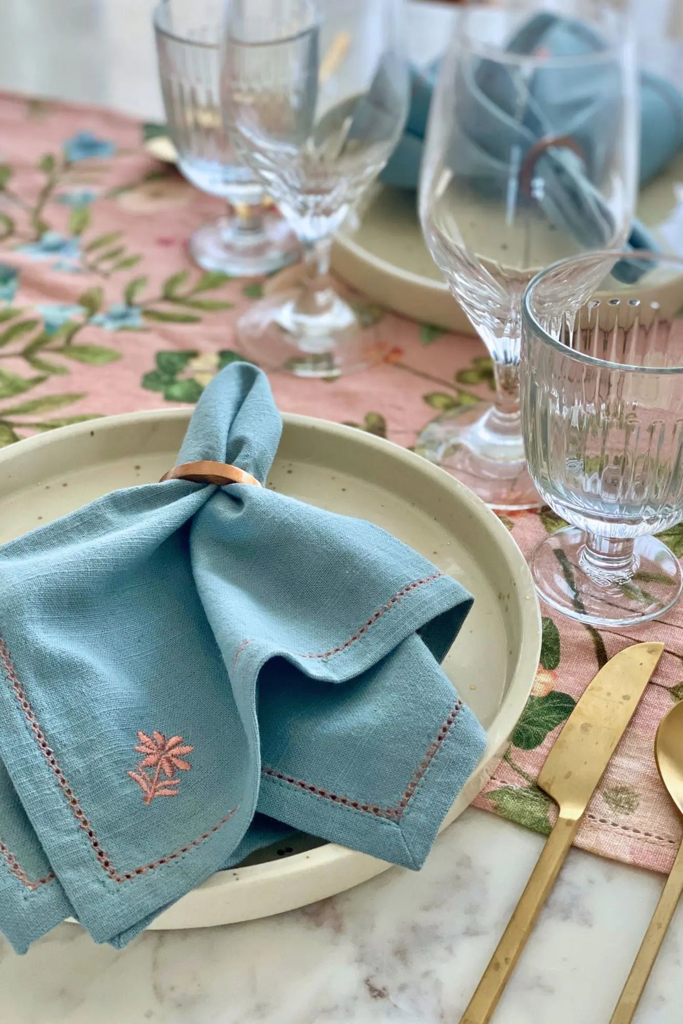 Valley Rose Gift Set-Linen Runner, Napkins & Napkin rings SanctuaryLiving