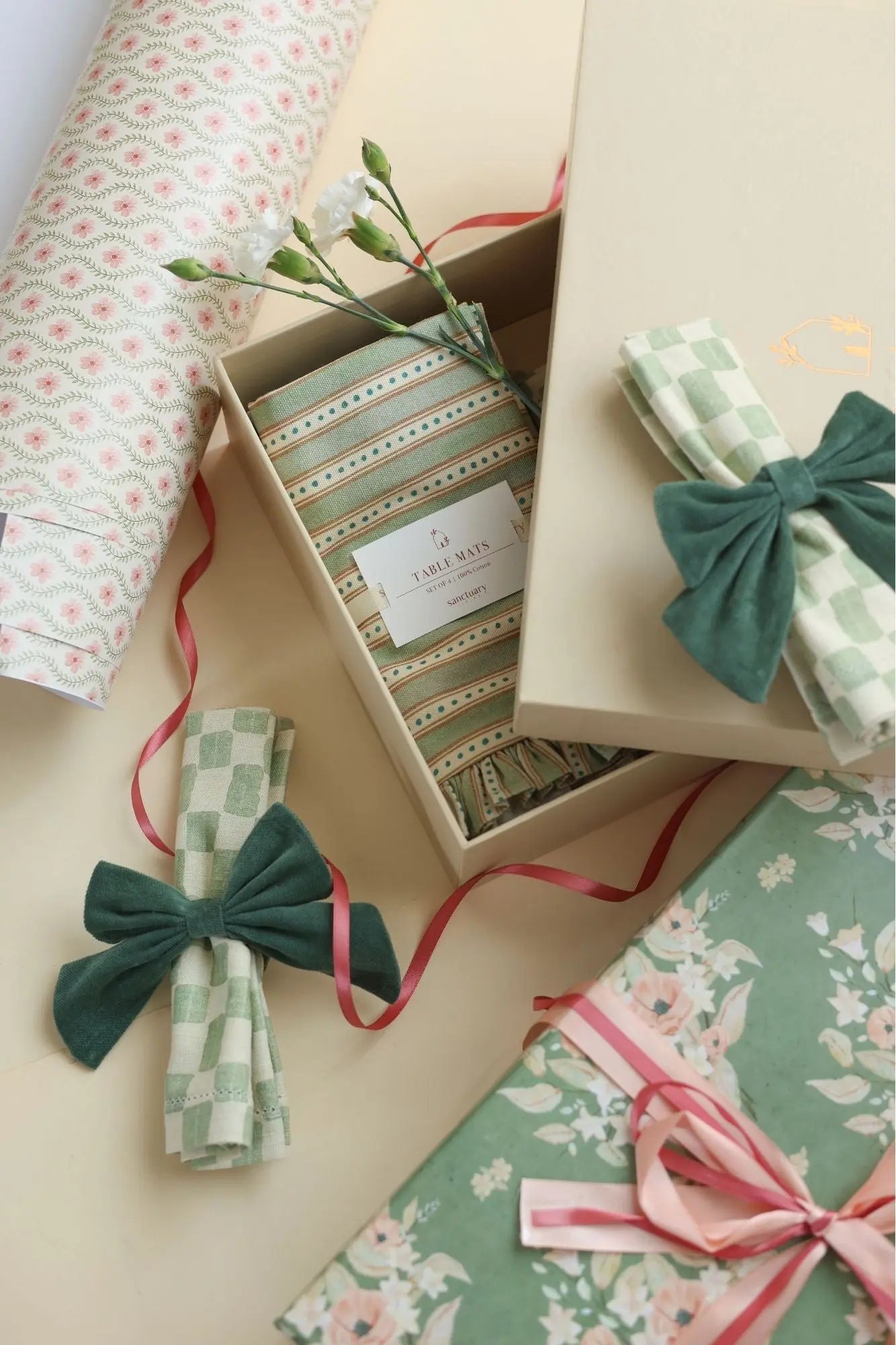 Meadow Fern Gift Set-Mats, Napkins & Napkin Rings SanctuaryLiving