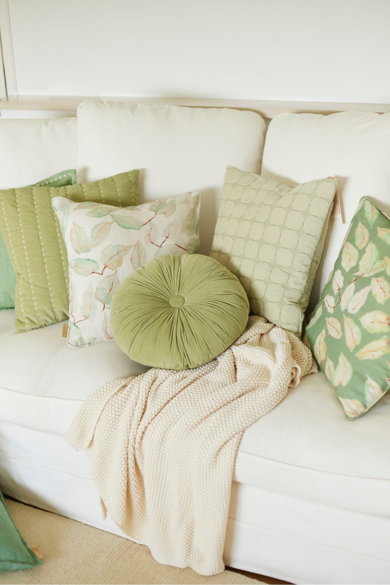 Cuddle Fern Velvet Round Cushion