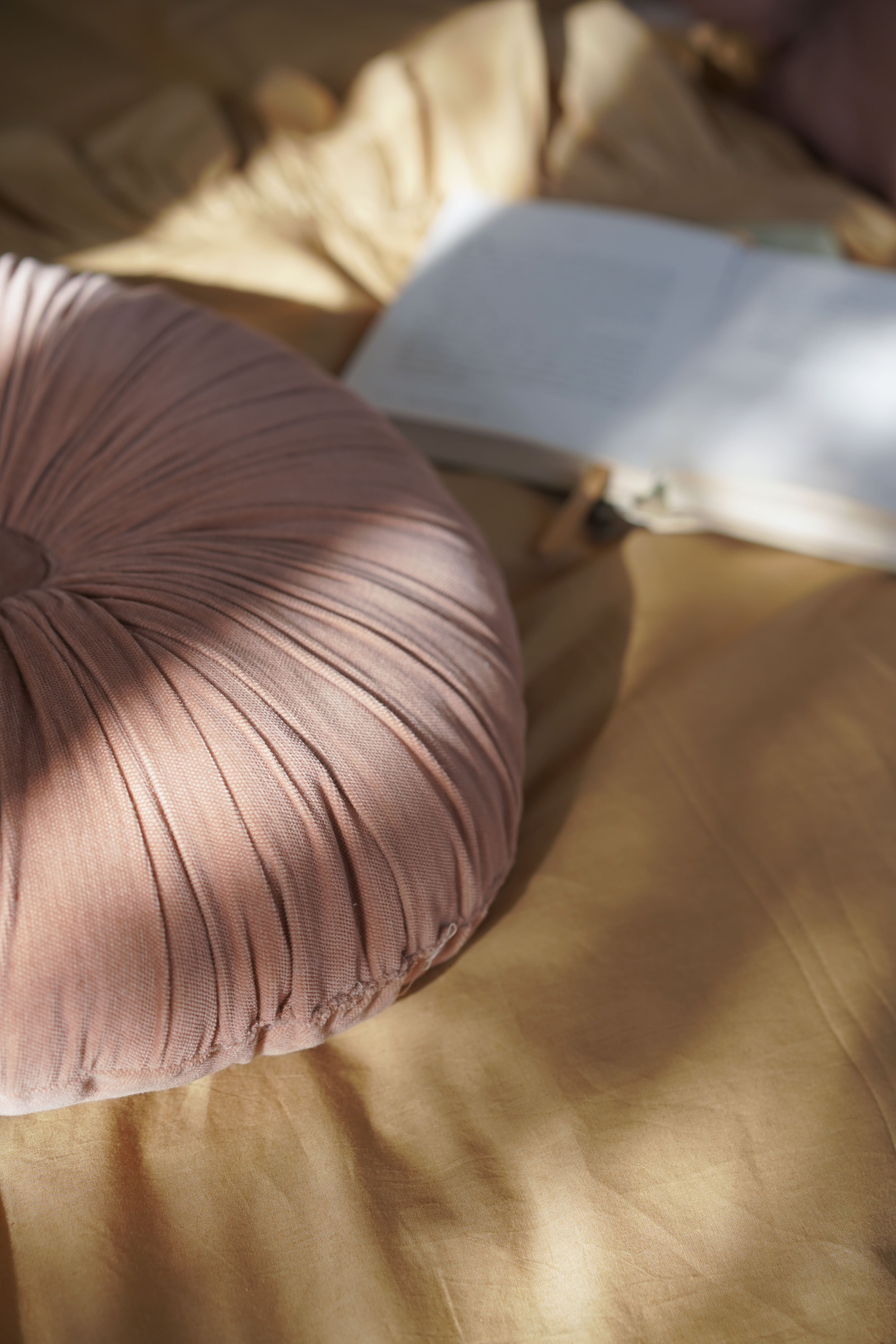 Cuddle Spice Velvet Round Cushion