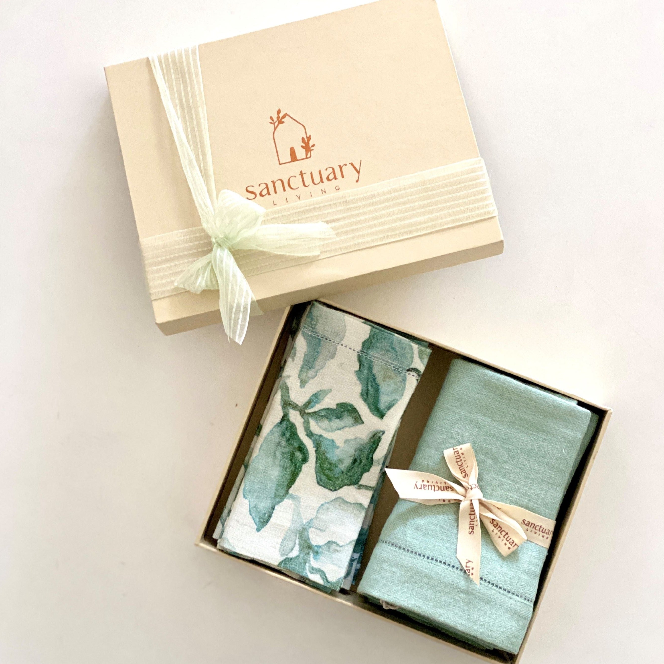 Linen Duck Egg Table Runner and Napkin Gift Set