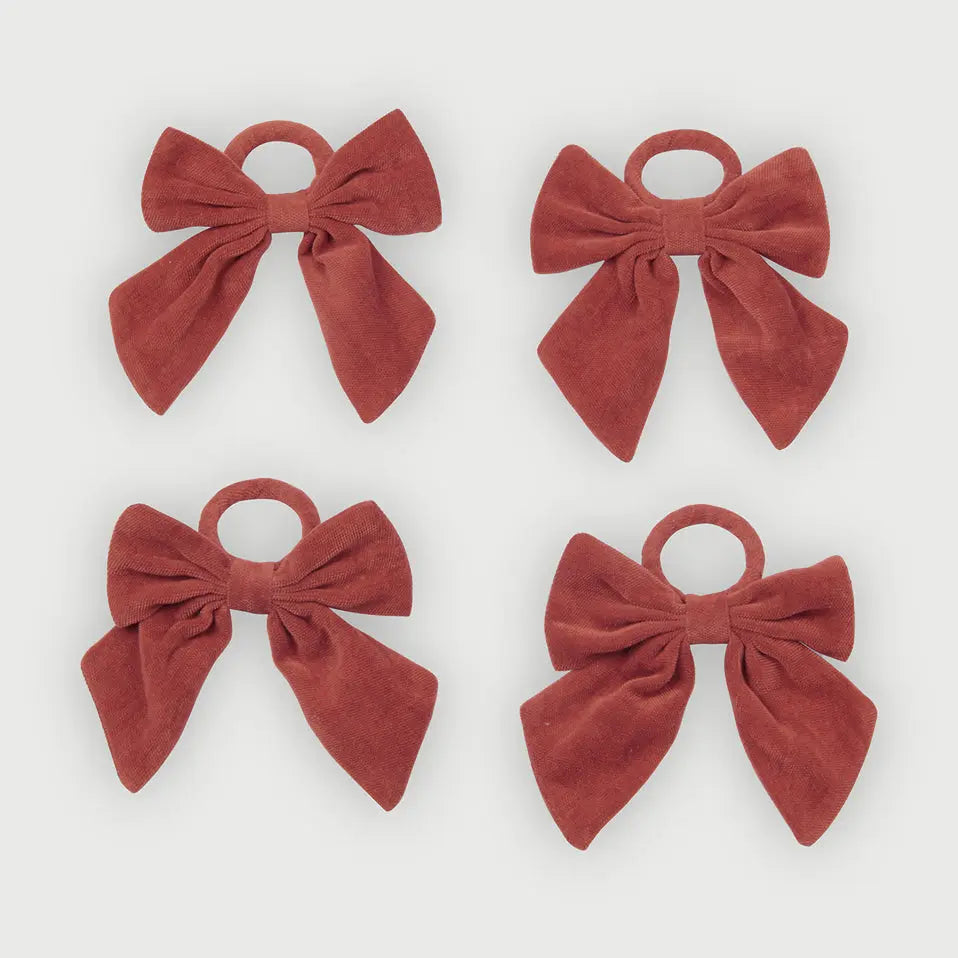 Meadow Apricot Gift Set-Mats, Napkins & Napkin Rings SanctuaryLiving