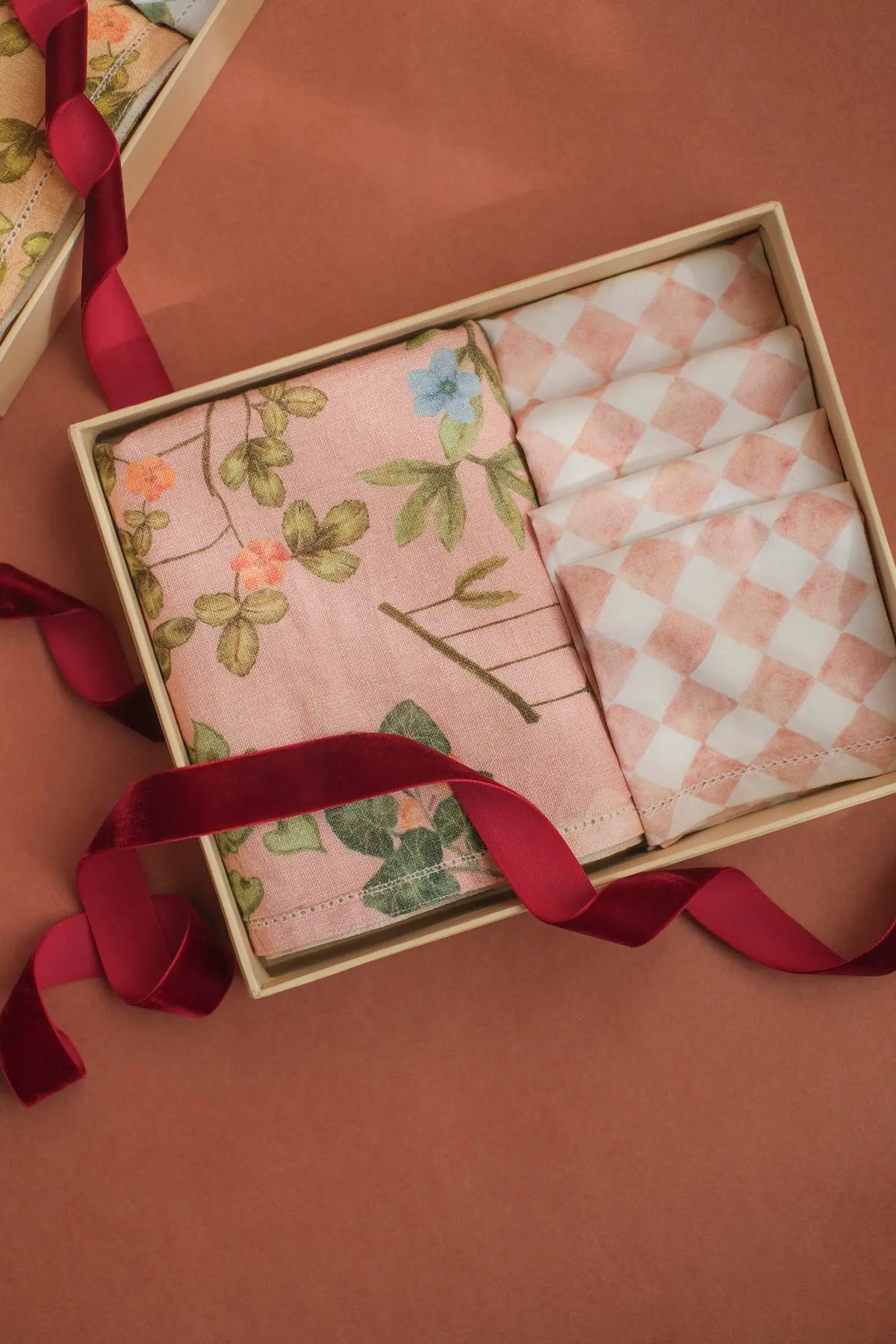 Valley Rose Gift Set-Linen Runner & Napkins SanctuaryLiving