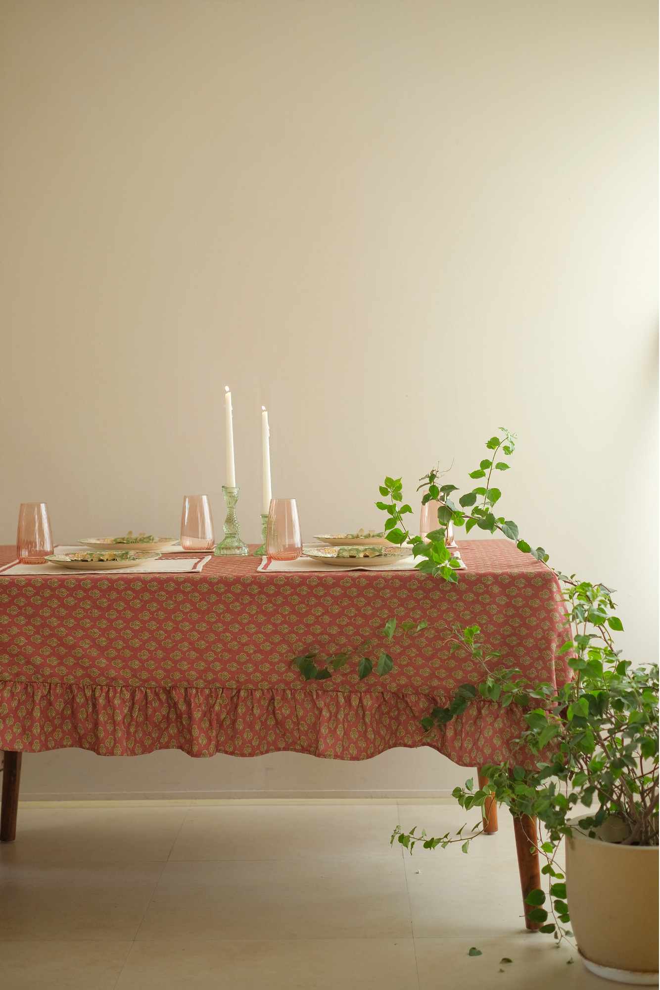 Viola Ruffle Carmine Cotton Table Cover