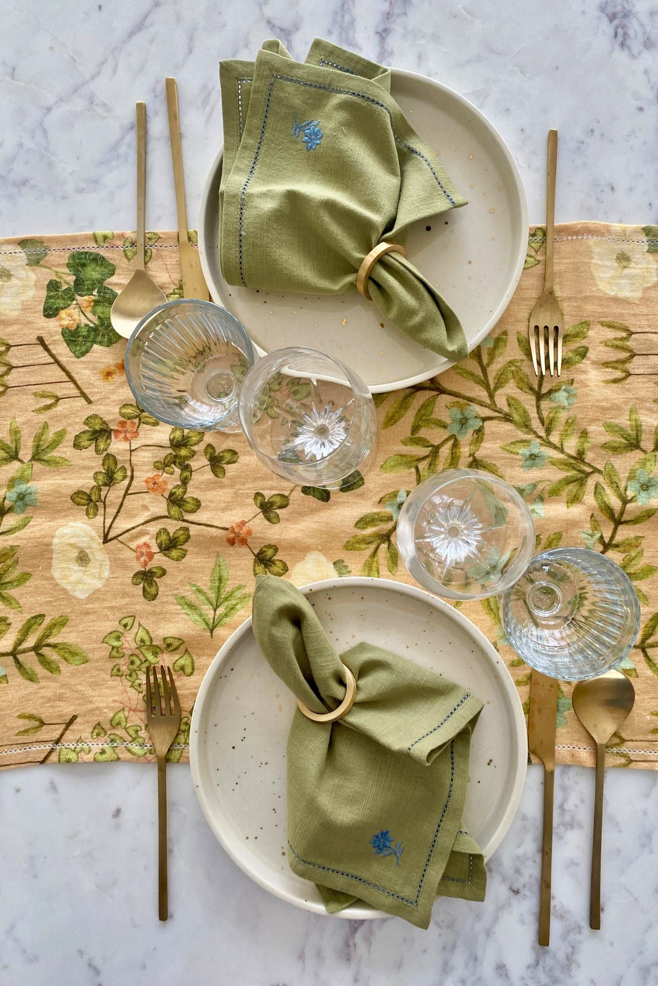 Valley Peach Gift Set-Linen Runner, Napkins & Napkin rings