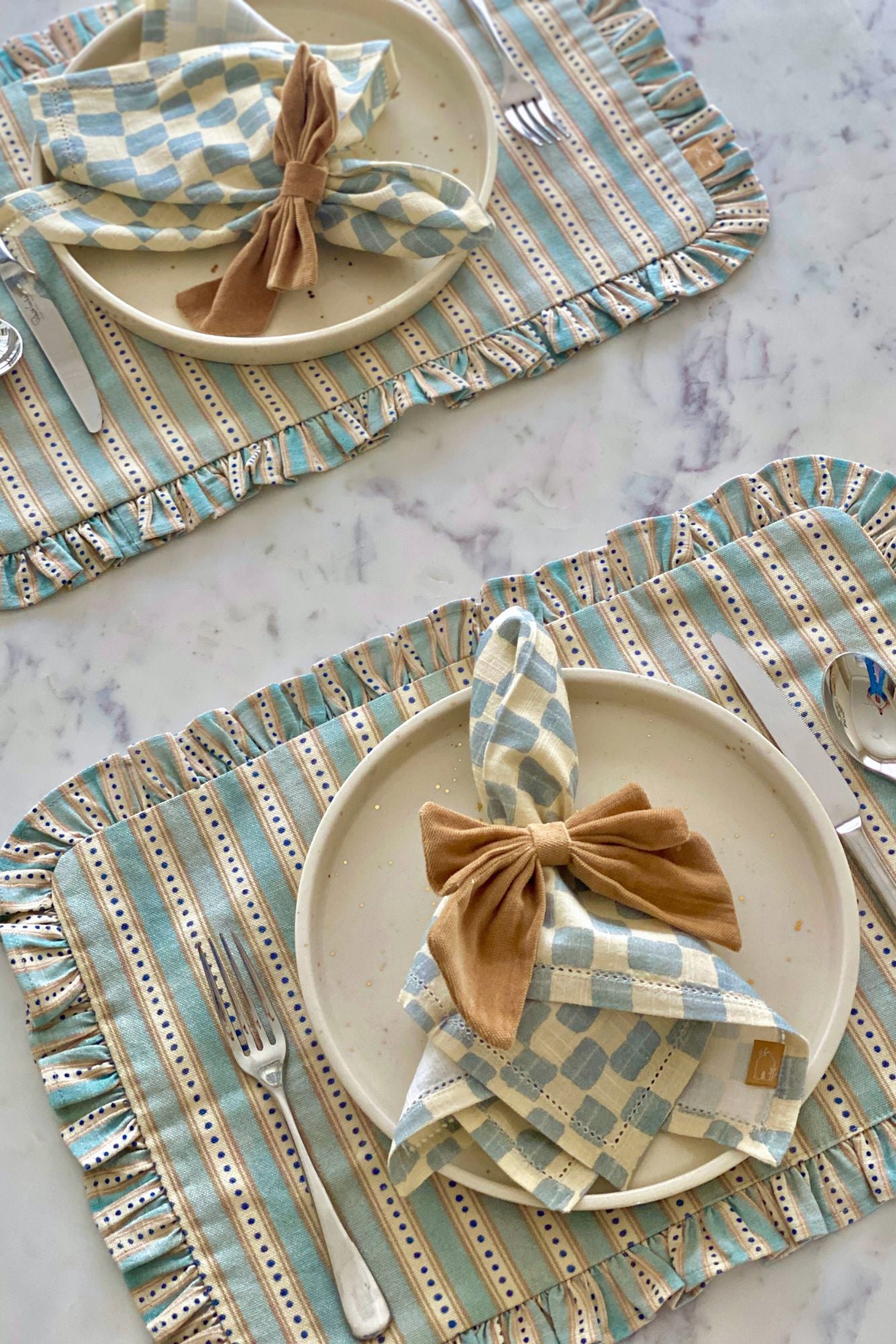 Meadow Soft Blue Gift Set-Mats, Napkins & Napkin Rings