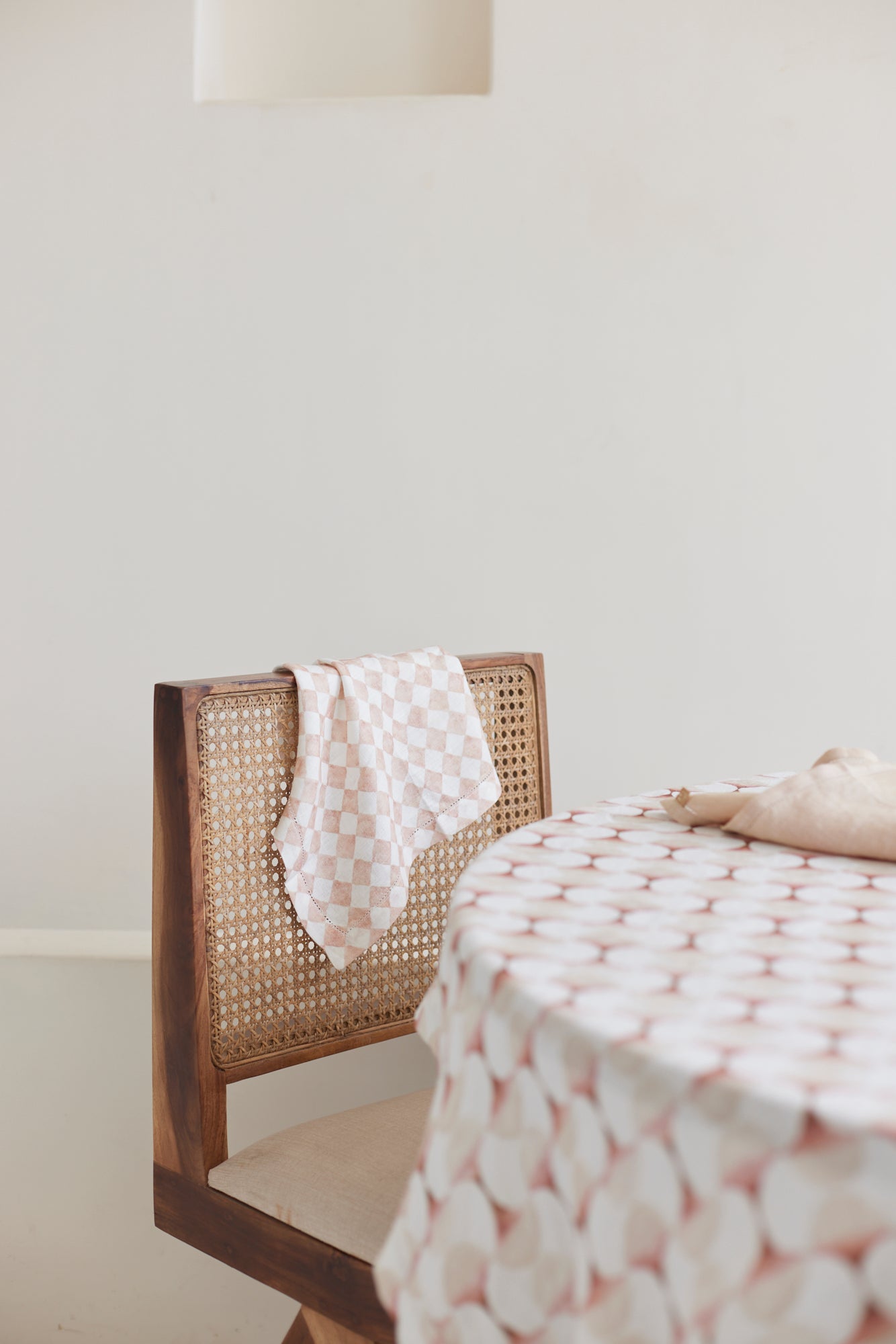 Cove Blush Linen Table Cover