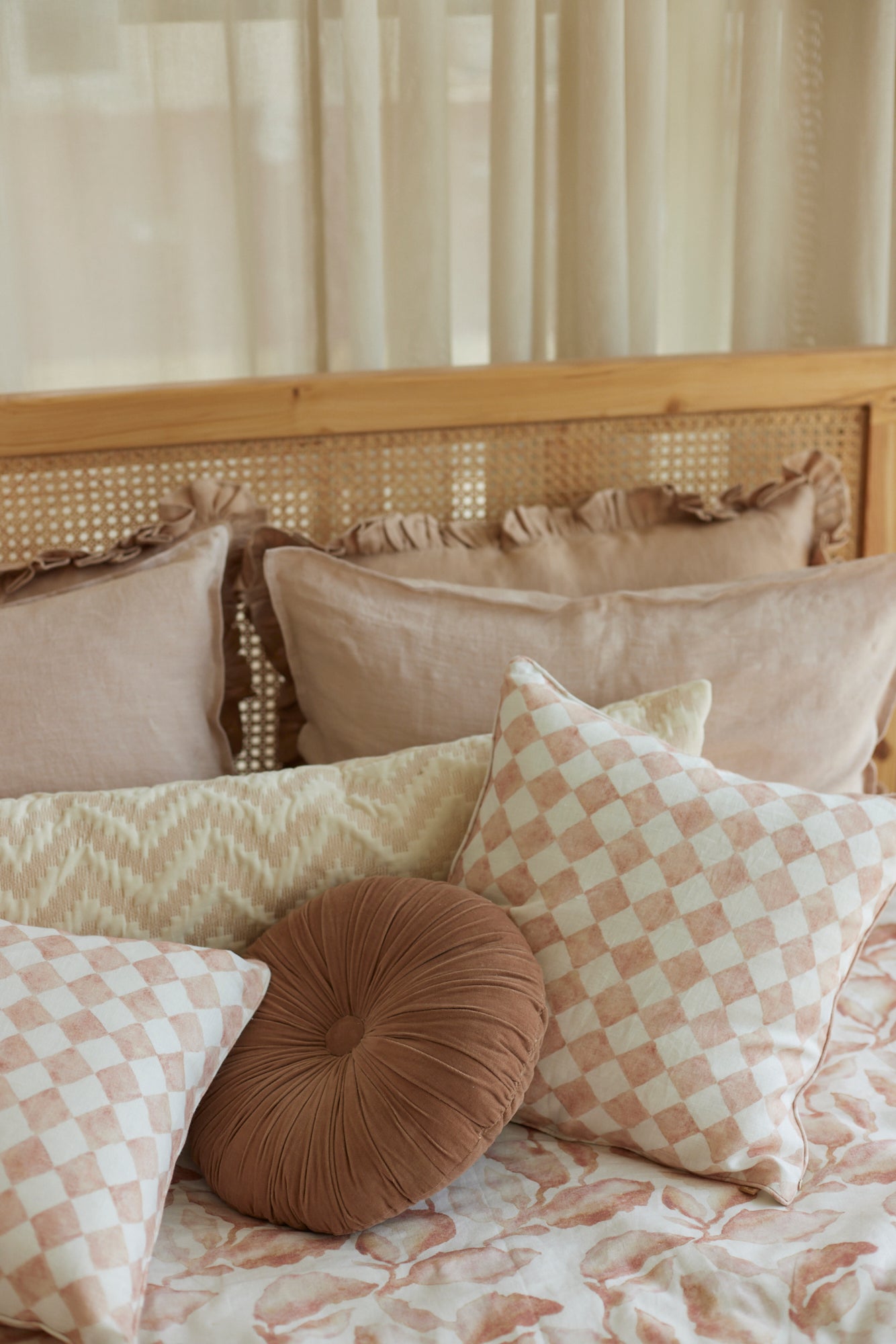Cascade Blush Linen Bedspread