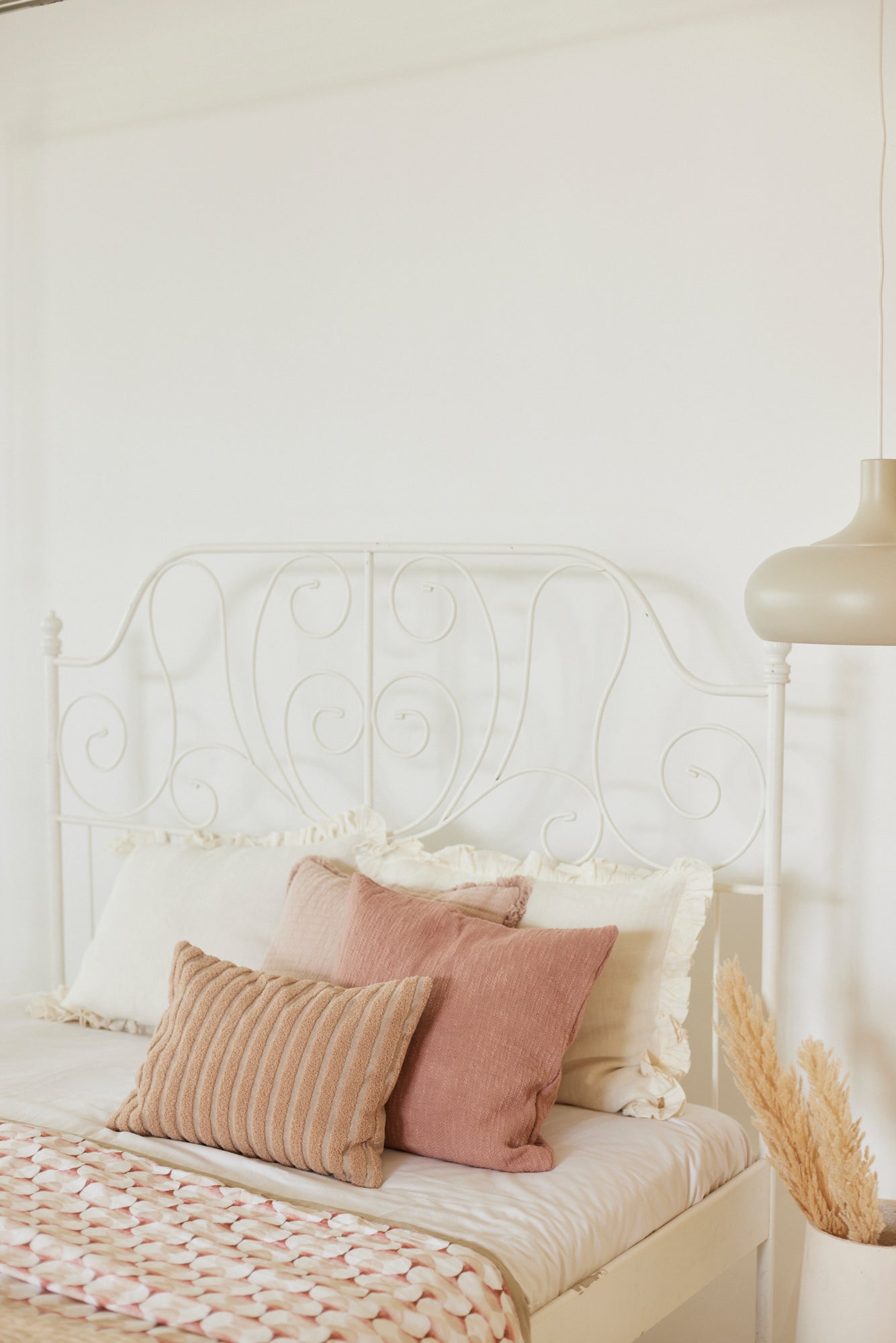 Cove Blush Linen Bedspread