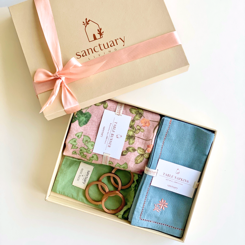 Valley Rose Gift Set-Linen Runner, Napkins & Napkin rings