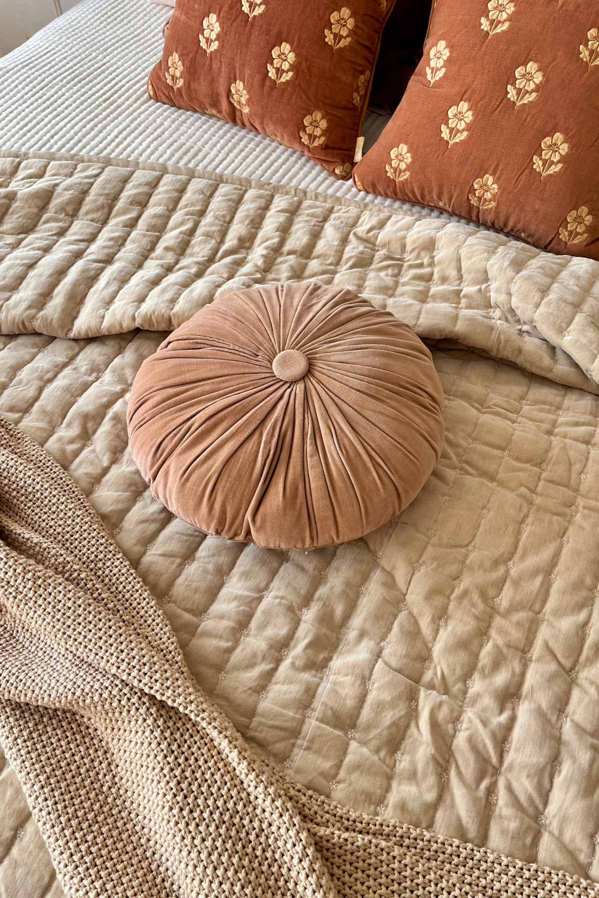 Cuddle Spice Velvet Round Cushion