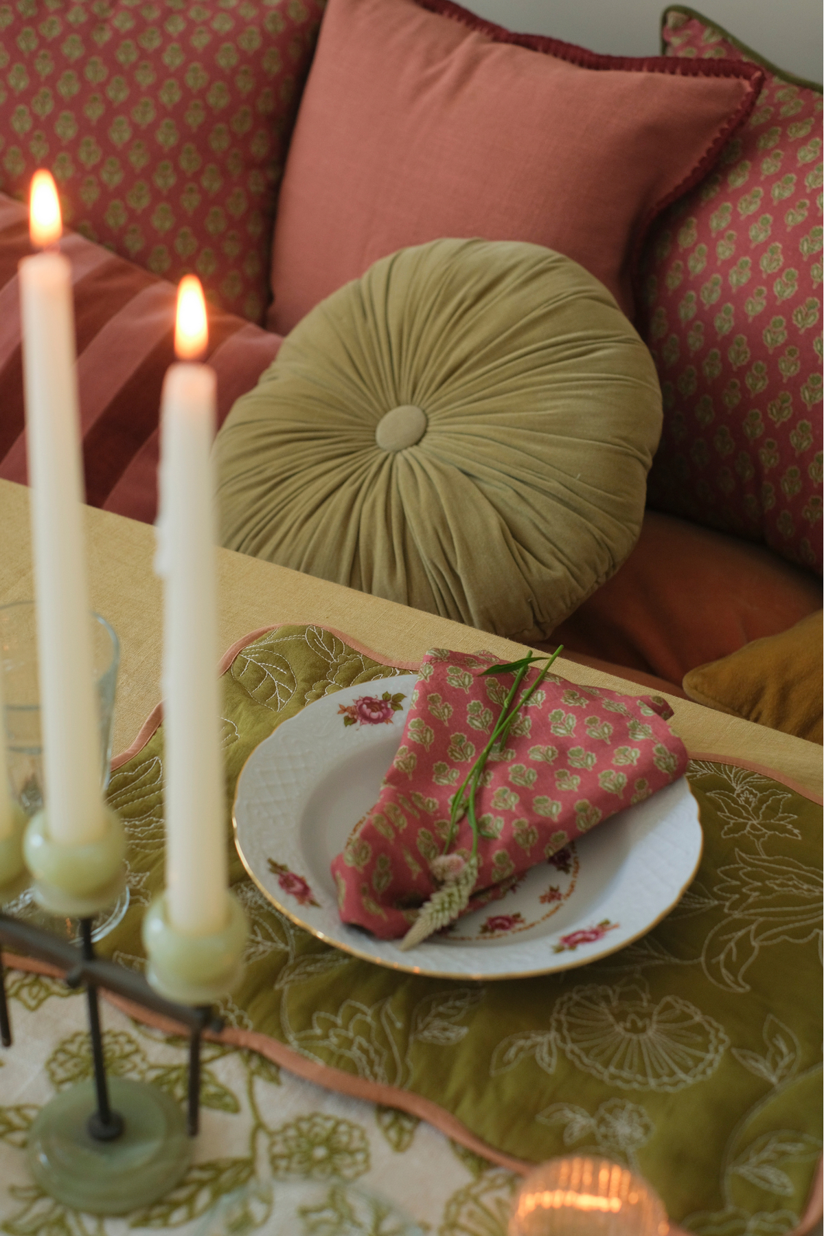 Cuddle Fern Velvet Round Cushion