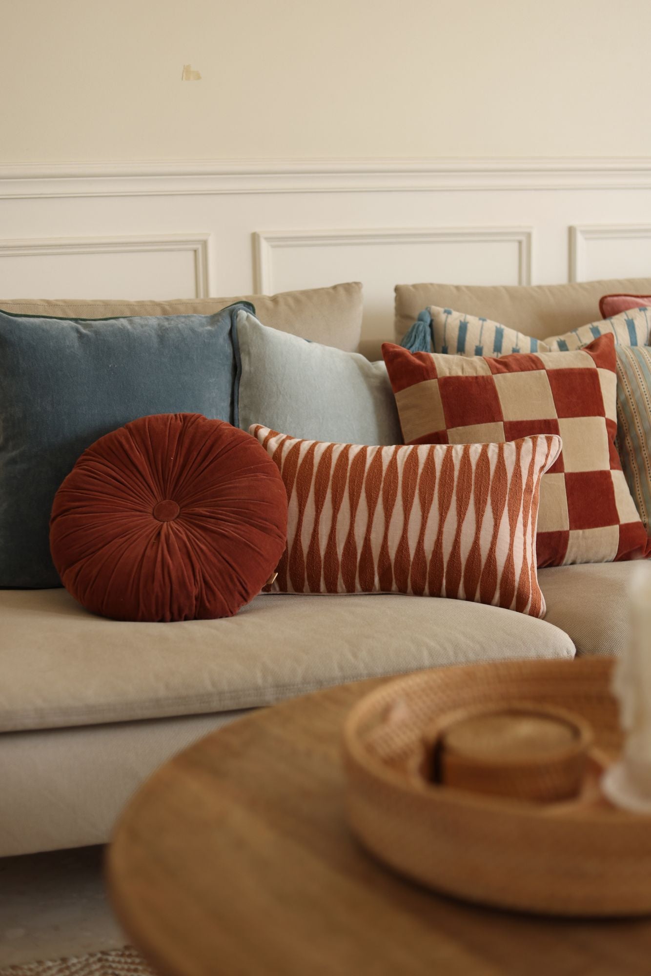 Cuddle Rhubarb Velvet  Round Cushion