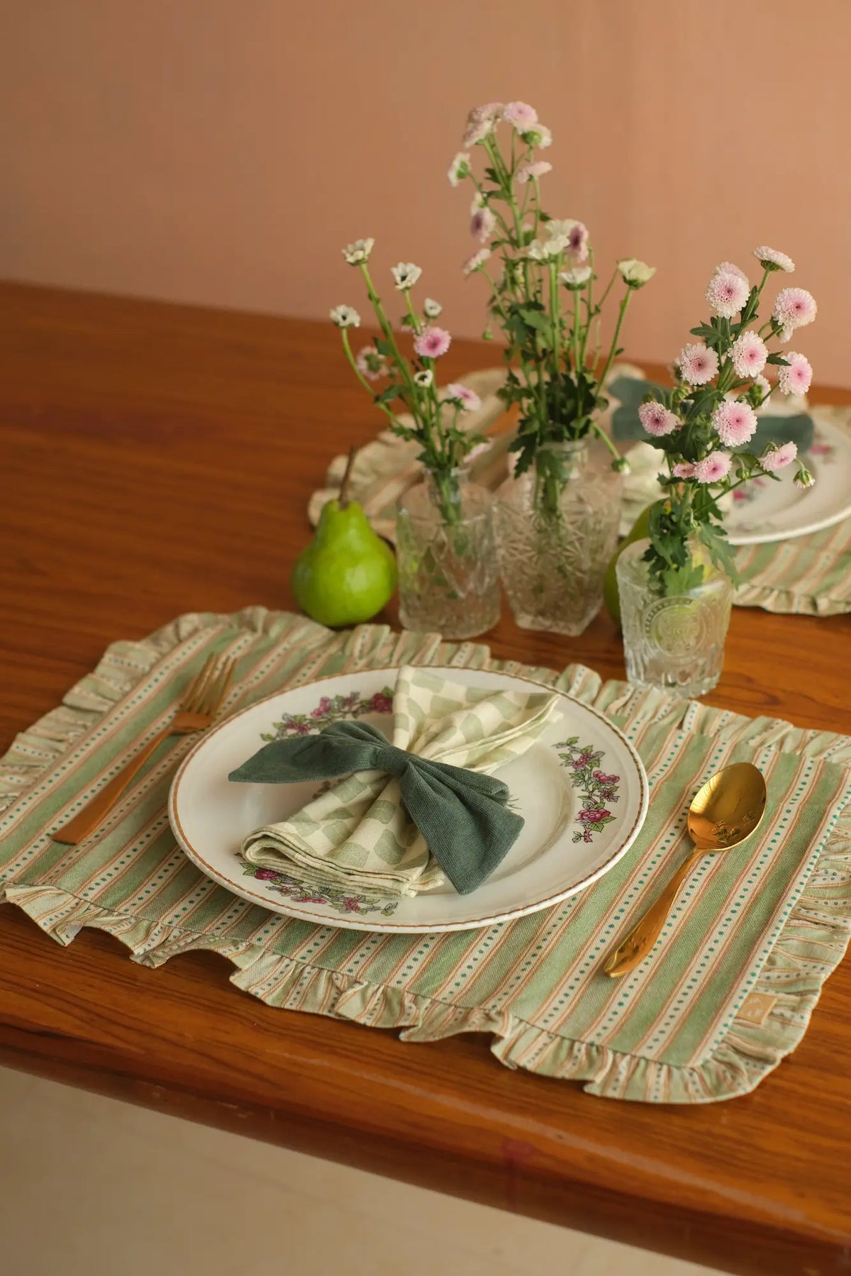 Meadow Fern Gift Set-Mats, Napkins & Napkin Rings SanctuaryLiving