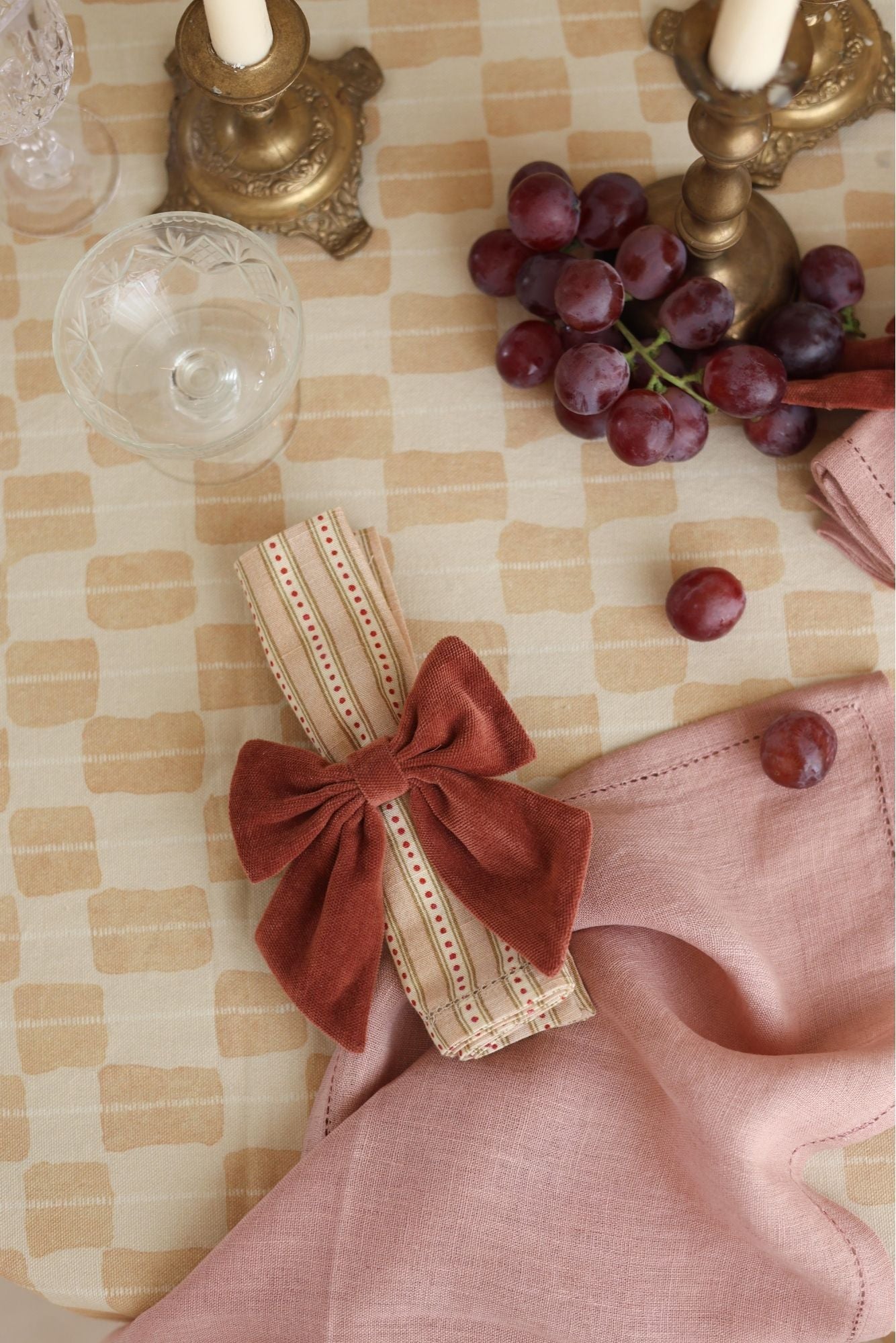 Echo Sand Cotton Table Cover