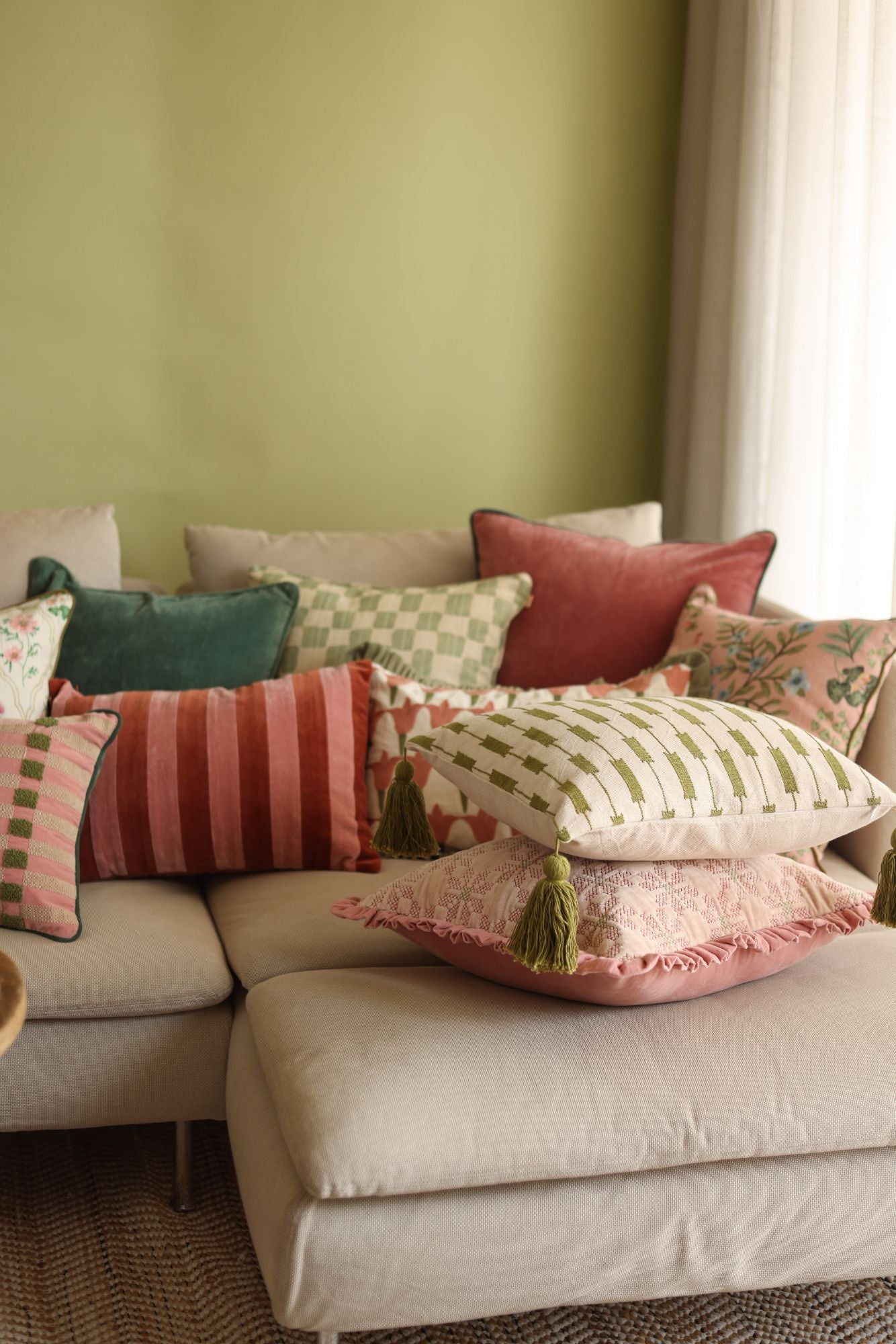 Daisy Baby Pink Cushion Cover