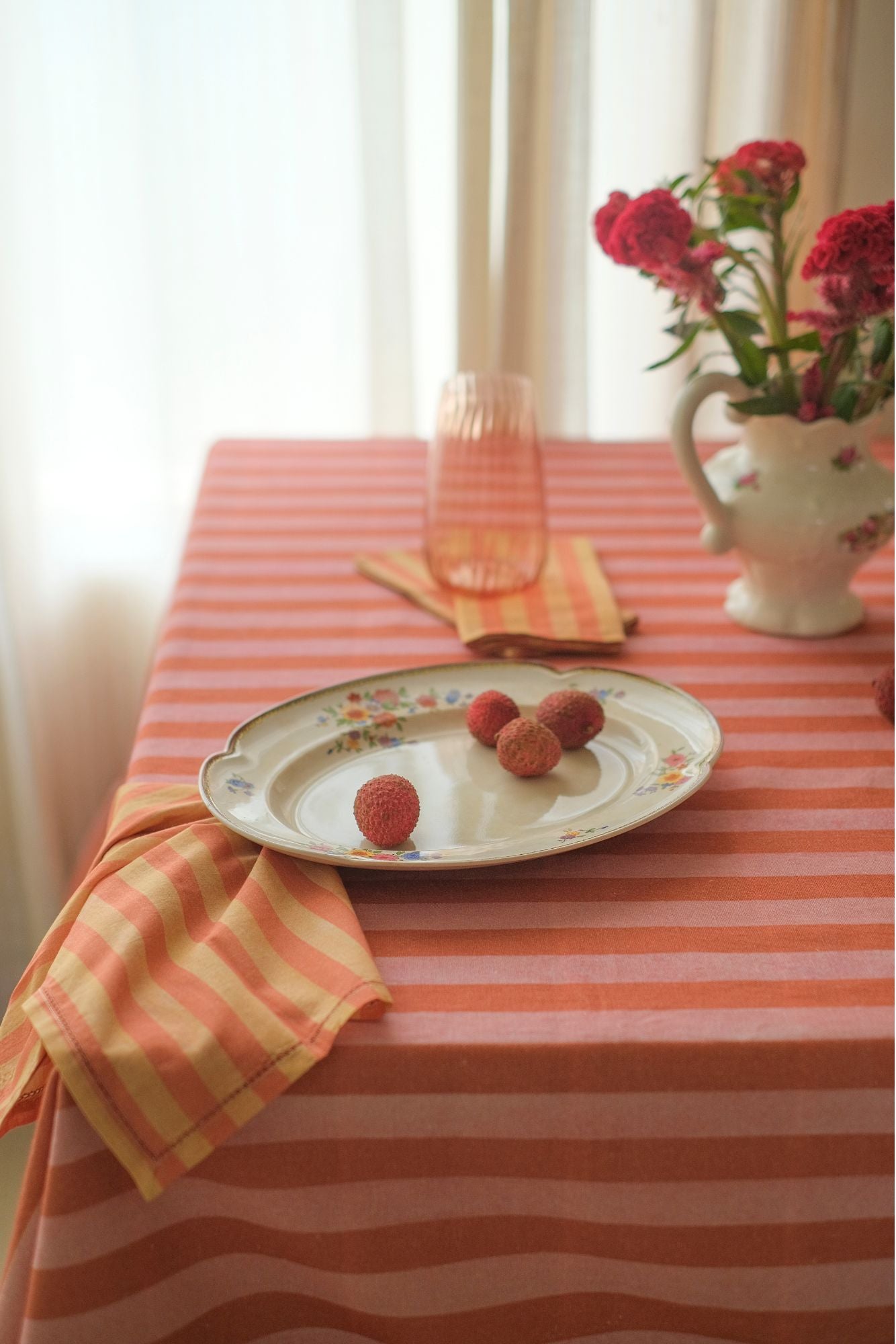 Linea Ruffle Dusty Rose Cotton Table Cover