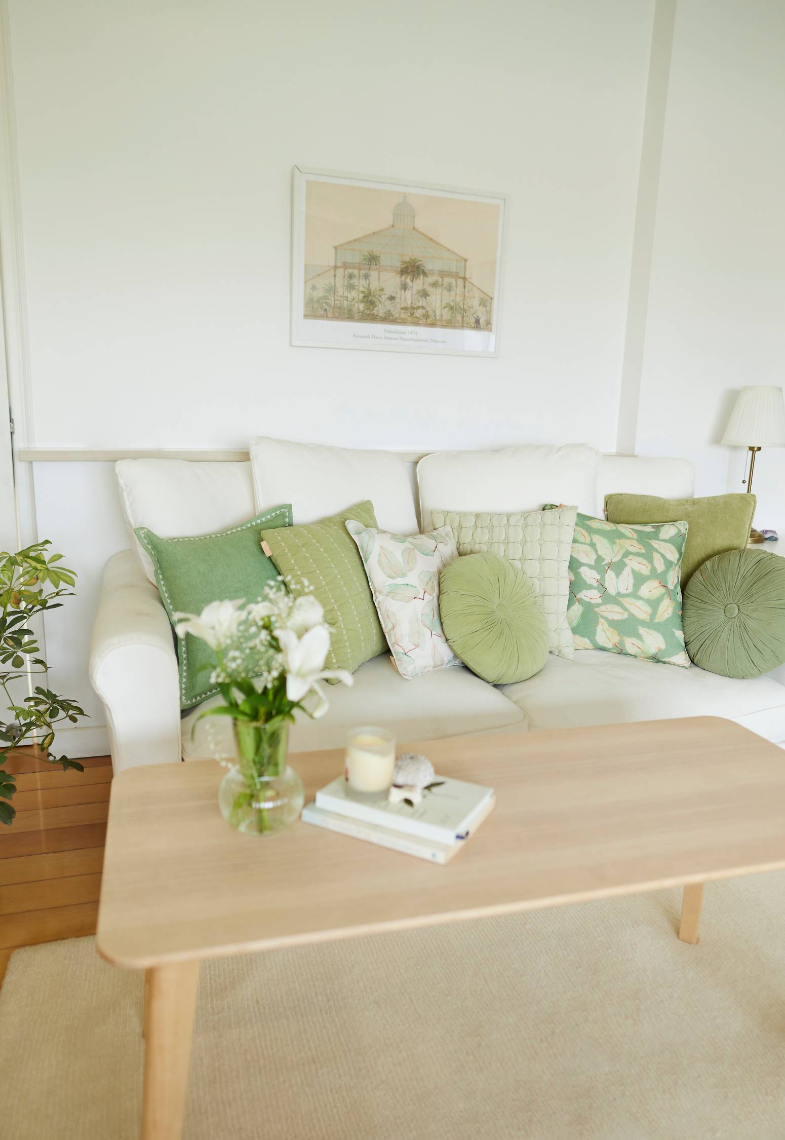 Cuddle Fern Velvet Round Cushion